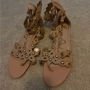 New Sam Edelman Beige Scalloped Stud Gladiator Sandals